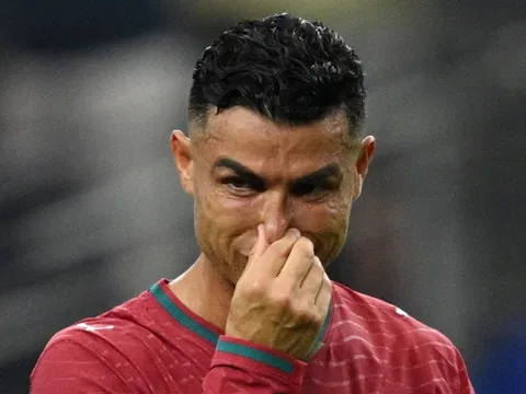 Thất bại dậy sóng mạng xã hội của Ronaldo