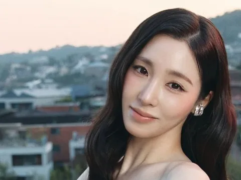 Tiffany Young gây sốt với nhan sắc đẹp như búp bê