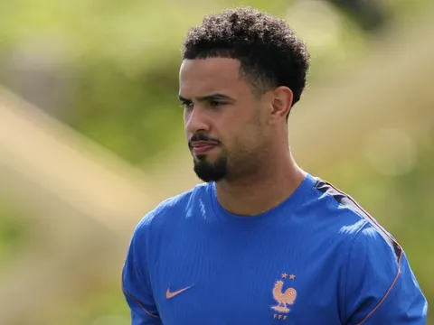 Sao tuyển Pháp bất mãn với Deschamps