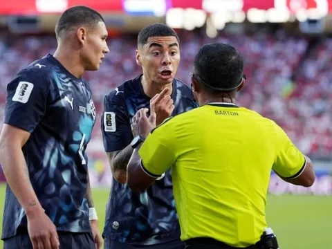 FIFA khiến công tác trọng tài tại World Cup méo mó