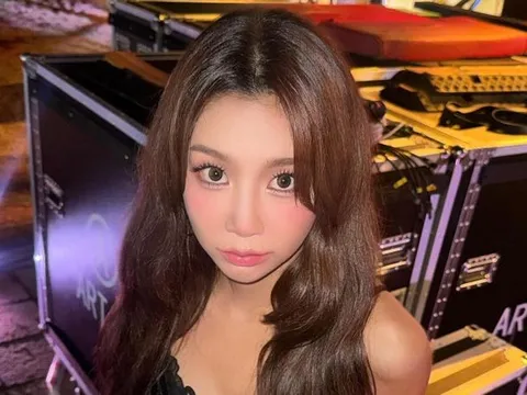 Thành viên MOMOLAND hé lộ góc khuất thu nhập
