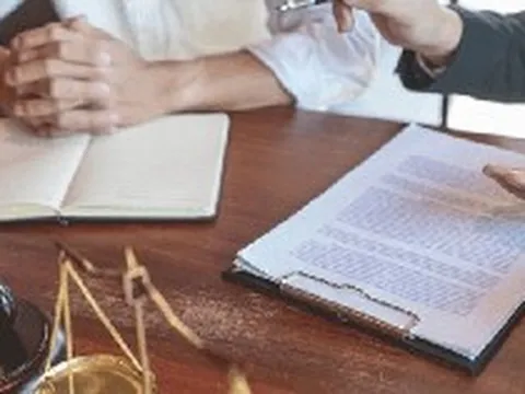 Bị ung thư nhưng vẫn mua gói bảo hiểm 300 triệu kèm khoản vay: Công ty từ chối bồi thường, tòa phán quyết thế nào?