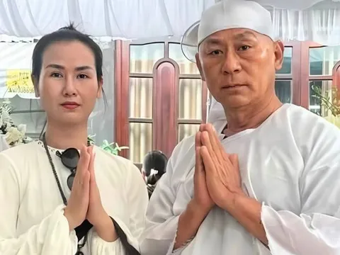 Võ Hạ Trâm xúc động khi NSND Tạ Minh Tâm đưa tiễn vợ