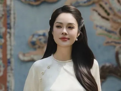 Dương Cẩm Lynh khoe vẻ đẹp mặn mà ở tuổi U45