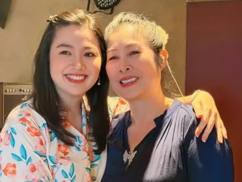 NSND Hồng Vân thân thiết bên nữ diễn viên vừa 'bỏ túi' 145 tỷ đồng