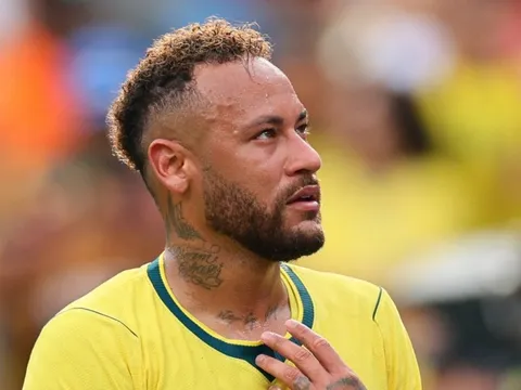 Cú sốc nợ lương của Neymar