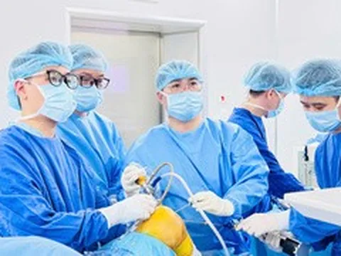 Vinmec Hải Phòng 'giải cứu' khớp gối lỏng lẻo cho người phụ nữ bằng gân tự thân