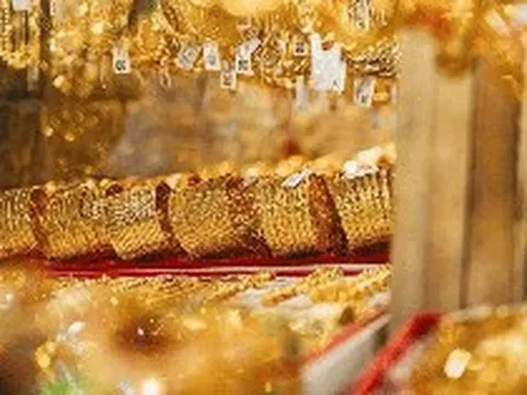 Gần 5.000 tỷ chuyển vào tài khoản cá nhân, nhưng mỗi tháng chỉ đóng thuế 10 - 20 triệu: Công an lập tức vào cuộc điều tra