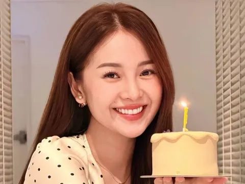 Tam Triều Dâng rạng rỡ đón tuổi mới, hành động của Võ Điền Gia Huy gây chú ý