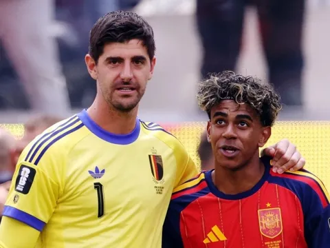 Courtois lên tiếng sau sai lầm của Lammens