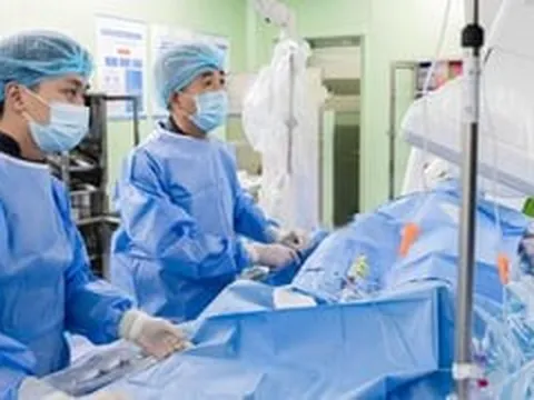 Cứu sống nam bệnh nhân ngoại quốc bị tắc hoàn toàn 'động mạch sinh mệnh'