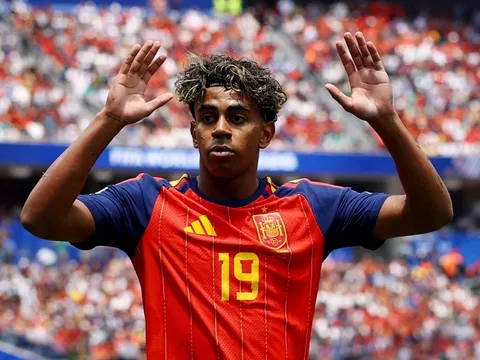 Yamal phá kỷ lục của Vua bóng đá Pele