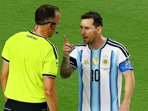 Messi nổi nóng với trọng tài Bồ Đào Nha