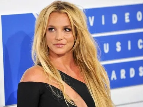 Britney Spears biện hộ cho hành vi bất thường trên đường cao tốc