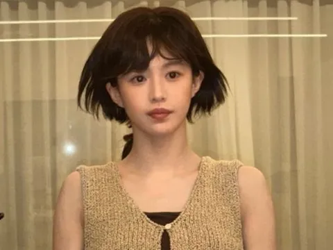 Go Yoon Jung gây sốt với diện mạo tóc ngắn
