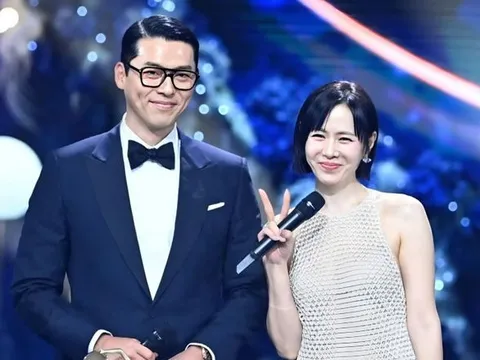 Khán giả phản ứng khi bắt gặp Son Ye Jin và Hyun Bin đi chơi ở Mỹ