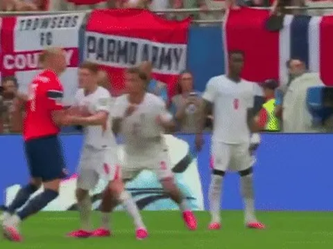 Rooney: 'Tuyển Anh may mắn thoát bàn thua trước Na Uy'