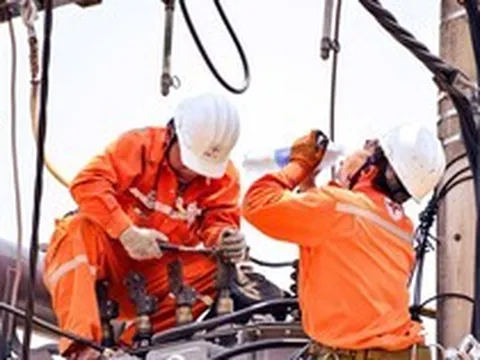 Chuyên gia: EVN phải xin phép khi muốn tăng giá điện là phù hợp