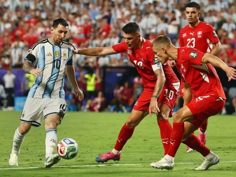 CĐV Anh lo trọng tài 'chống lưng' Argentina ở bán kết World Cup