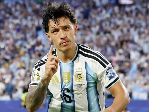Huyền thoại MU chỉ ra nghịch lý của tuyển Argentina