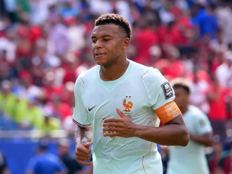 Nghĩa cử cao đẹp của Mbappe