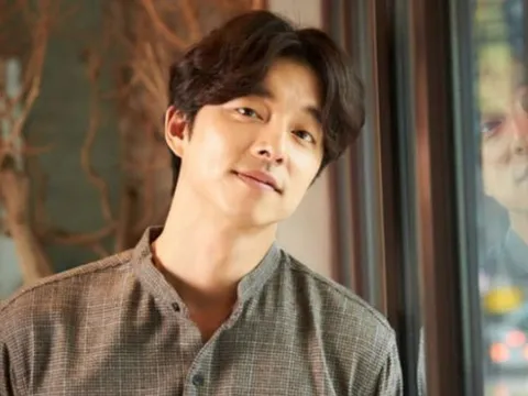 Gong Yoo ngại ngùng trước lời tỏ tình của fan kém gần 30 tuổi