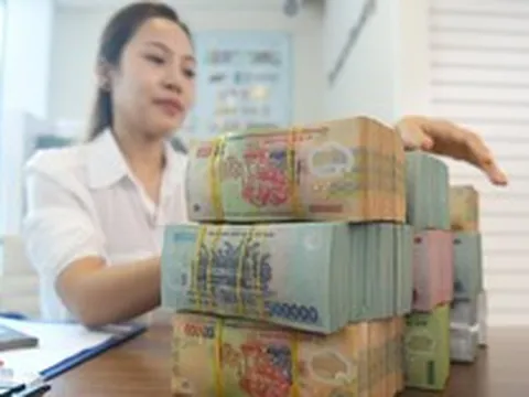 Có 5 tỷ gửi tiết kiệm ngân hàng, mỗi tháng nhận được bao nhiêu tiền lãi?