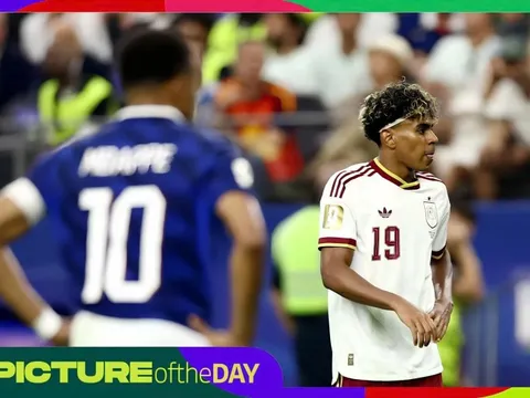 Khoảnh khắc World Cup: Mbappe bất lực trước Yamal