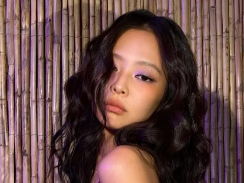 Jennie (BLACKPINK) khoe vẻ đẹp khỏe khoắn ở Tây Ban Nha
