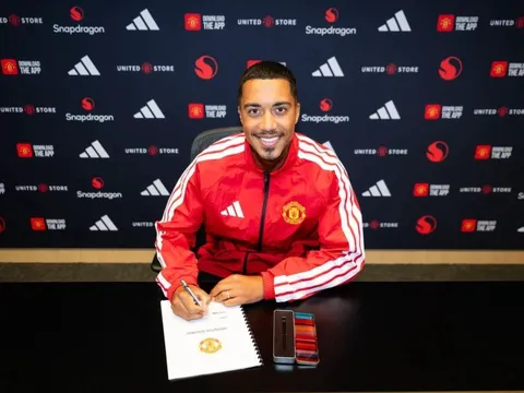 MU chốt số áo của Darlow, Tielemans