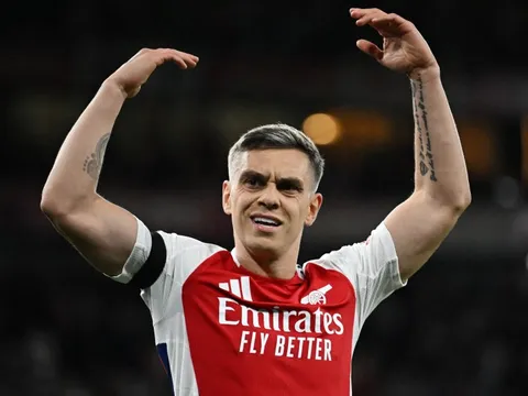 Trossard rời Arsenal
