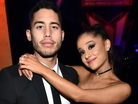 Ariana Grande tái hợp tình cũ sau chia tay Ethan Slater?
