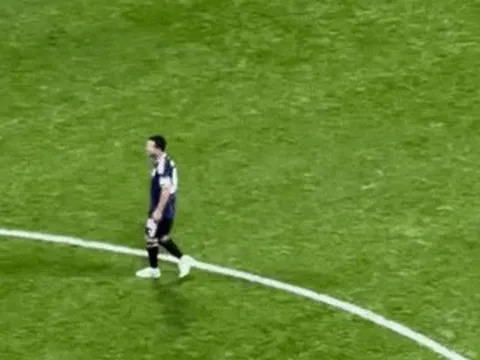 Khoảnh khắc của Messi viral nhất sau trận bán kết Anh - Argentina