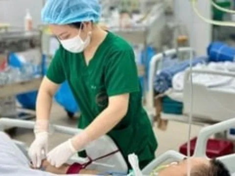 Tăng phụ cấp đặc thù cho nhân viên y tế