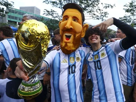 Giá vé chung kết World Cup tăng phi mã