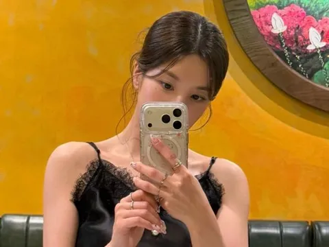Kwon Eun Bi gây sốt với vóc dáng quyến rũ trong loạt ảnh đời thường