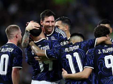 'Không ai có thể chặn đứng Messi'