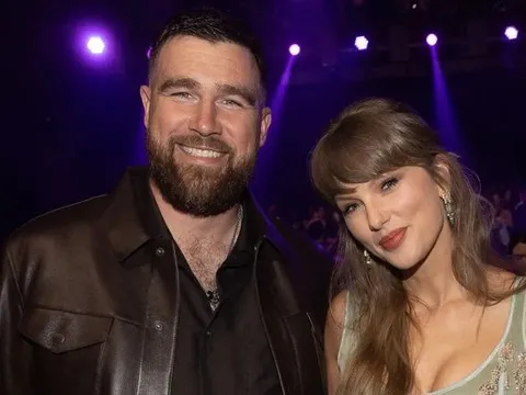 Taylor Swift hội ngộ dàn WAGs đình đám sau lễ cưới thế kỷ