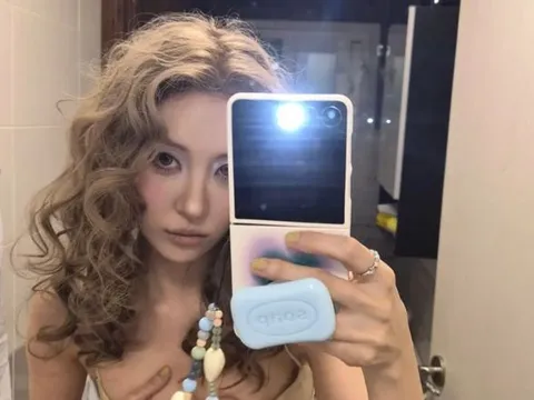 Ca sĩ Sunmi gây sốt với tạo hình gợi cảm