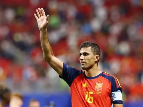 Rodri tiết lộ cách ngăn chặn Messi