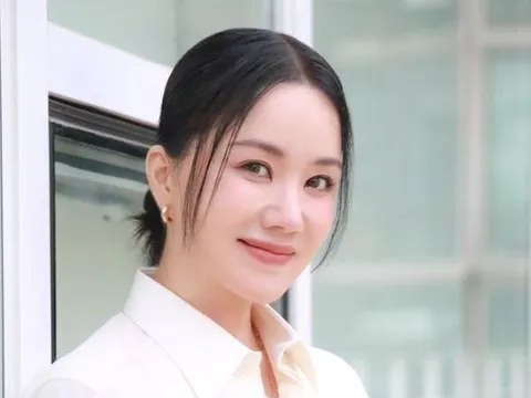 Uhm Jung Hwa hài hước 'xin suất' tham gia Waterbomb