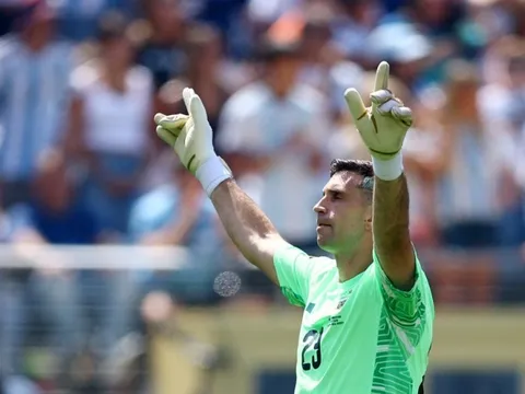 Emiliano Martinez cân nhắc chia tay tuyển Argentina