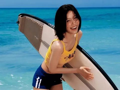 Joy (Red Velvet) khoe vóc dáng quyến rũ trong tạo hình 'nữ hoàng mùa hè'