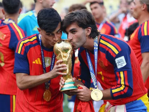 Real và PSG muốn có sự phục vụ của nhà vô địch World Cup
