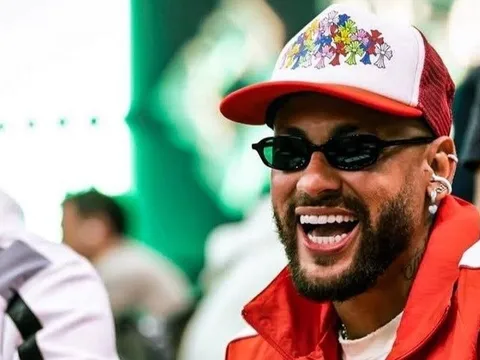 Neymar tiếp tục gây tranh cãi