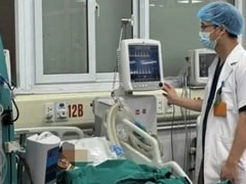 Hôn mê, suy đa tạng bởi ly rượu chứa cồn công nghiệp
