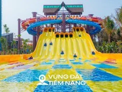 Ngắm 10 làn trượt nước dài hơn 1.000 m tạo nên kỷ lục thế giới trong công viên có 10.000 cây dừa ở TP.HCM