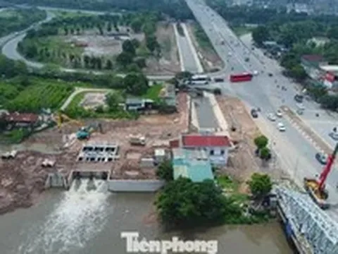 'Giải cứu' Đại lộ Thăng Long thoát ngập