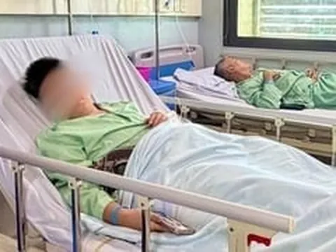 Chiếc bút bi đâm thủng trực tràng bé trai 12 tuổi