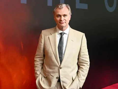 Christopher Nolan cấm tuyệt đối một món đồ trên phim trường, nữ diễn viên Anne Hathaway từng bị nhắc nhở